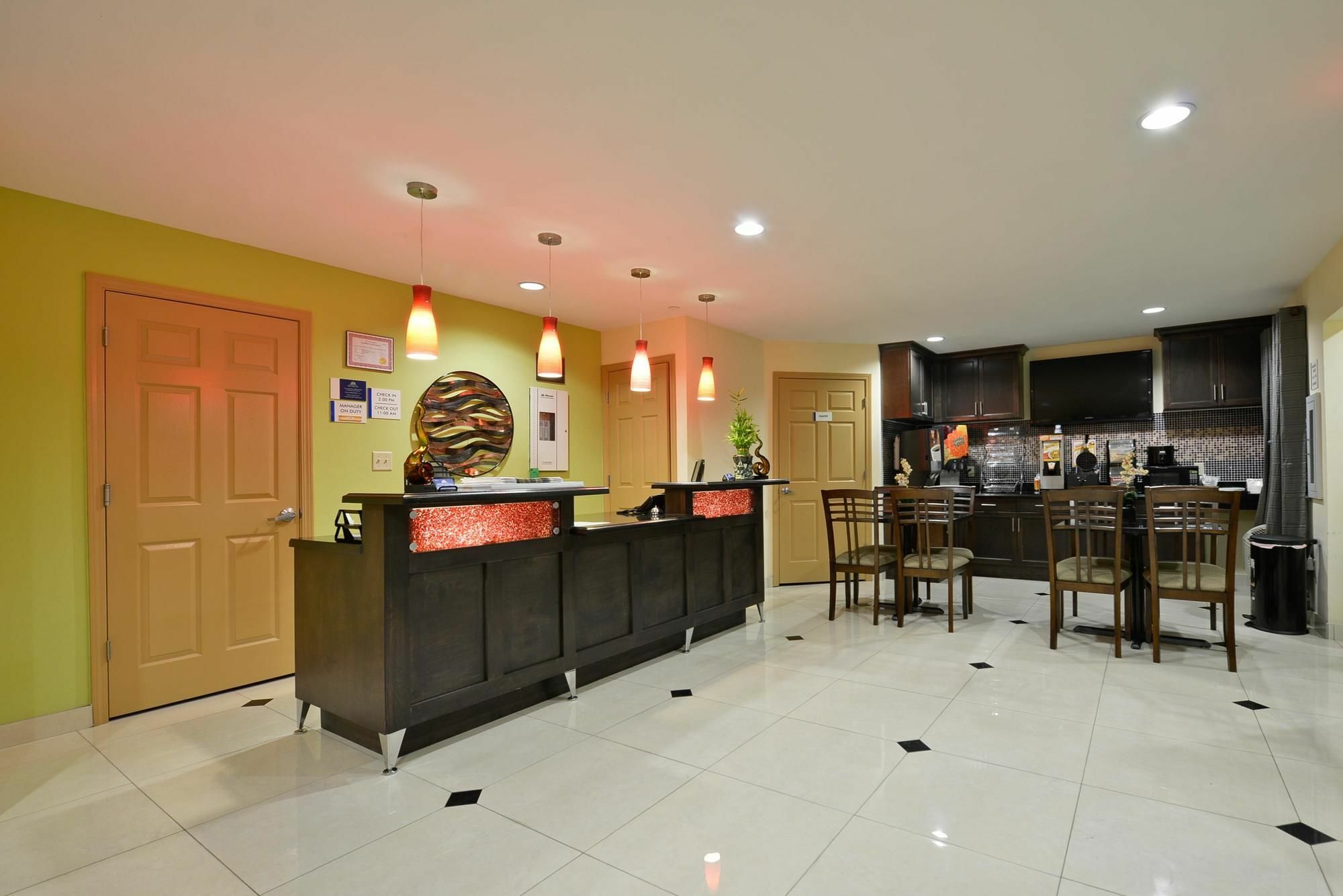 Americas Best Value Inn Lake Charles Interstate 210 Restoran gambar